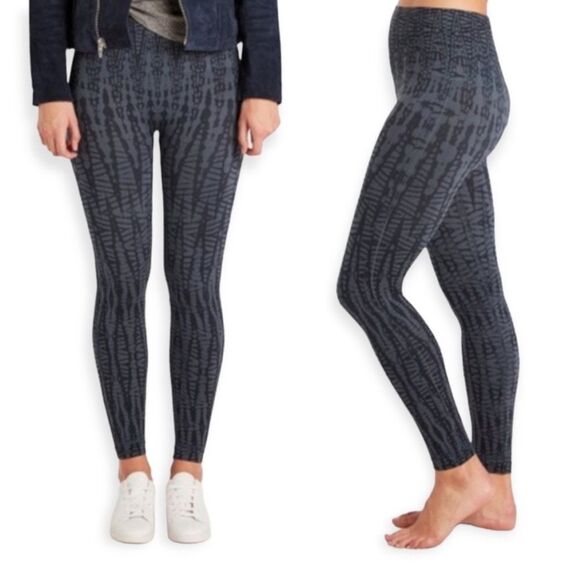 SPANX FL3515 Look At Me Now
Seamless Leggings Indigo Geo Size Large Blue Navy - Picture 1 of 12